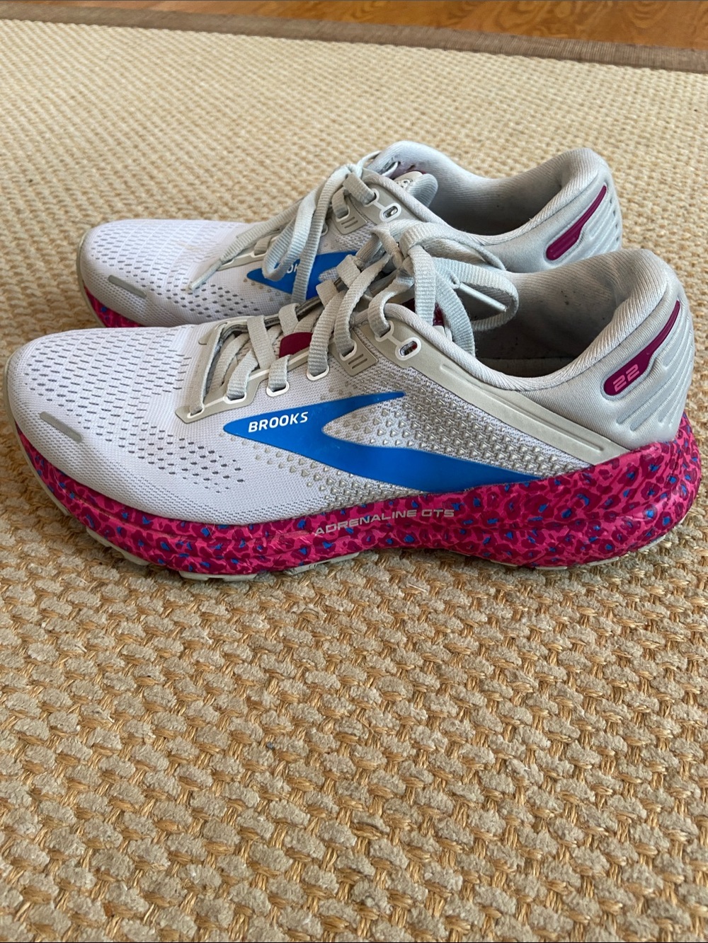 Brooks Women’s Adrenaline GTS Running Shoes - Size 8 - Picture 6 of 6